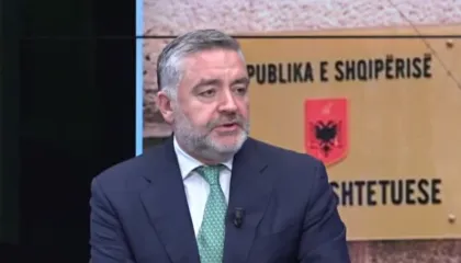 Sekretari i Përgjithshëm i PS: Nuk do ta pranojmë që një organ jo i zgjedhur nga qytetarët, të pezullojë një ministër!