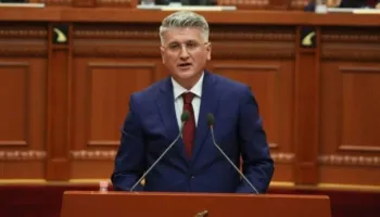 “S’është reformë, por kapje e re e institucioneve”,Gjekmarkaj shpërthen në akuza të fortë ndaj Ramës:Qeveria po zhbën..