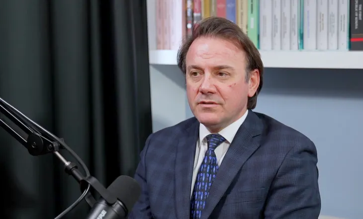 Sfondi i dyshimtë i vendimit për Gjykatën Speciale, Ralf Gjoni: Ishin pjesë edhe zyrtarë të lidhur me pedofilin Epstein, të shpallen non-grata