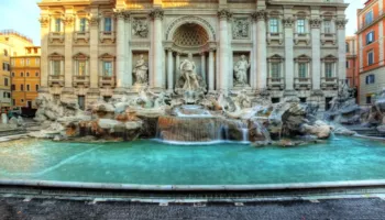 Shatërvani i Trevit nga sot me pagesë, Roma vendos tarifë 2 euro për vizitorët