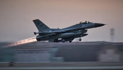 SHBA bombardon pozicionet e ISIS në Siri, në një sulm u shkatërrua një depo armësh