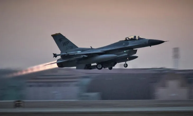 SHBA bombardon pozicionet e ISIS në Siri, në një sulm u shkatërrua një depo armësh