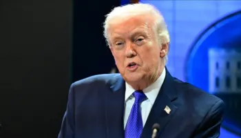 SHBA, gati të godasë Iranin, Trump: Sulm i kufizuar ushtarak nëse dështojnë negociatat