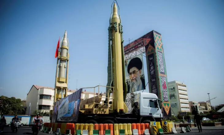 SHBA-Iran në telashe pas takimit të pafrytshëm në Gjenevë, Vance: Nuk përjashtohen sulmet