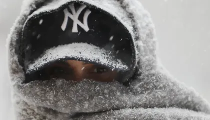 SHBA nën “kthetrat” e dimrit: Kaos në transport, mijëra familje pa energji elektrike