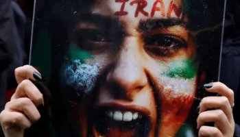 SHBA u bën thirrje amerikanëve të largohen urgjentisht nga Irani