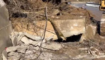 Shembet muri pritës në aksin Maliq–Lozhan, bllokohet një krah i rrugës pranë urës së Qënckës