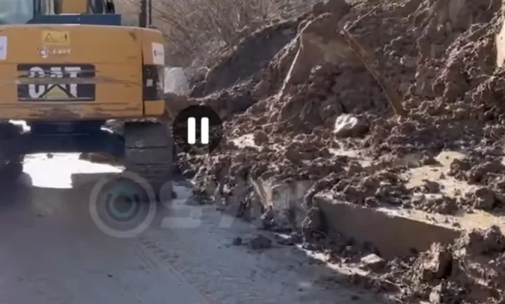 Shembet një tjetër rrugë e Ballukut – Bie muri mbrojtës i skarpatave në aksi Lozhan-Maliq, dyshime për abuzime…