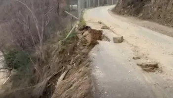 Shembet rruga në Picrragë të Krujës, bëhet e rrezikshme për mjetet
