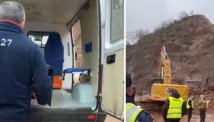 Shembja e masivit të gurëve bllokon ambulancën, e sëmura transportohet me barelë në këmbë