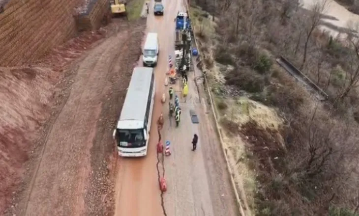 Shembja e rrugës në Librazhd, rritet çmimi i biletës së transportit