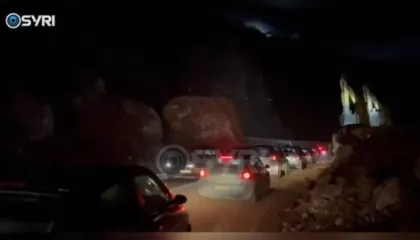 Shembja e rrugës/ Pas shtatë orësh zhbllokohet aksi Librazhd – Përrenjas