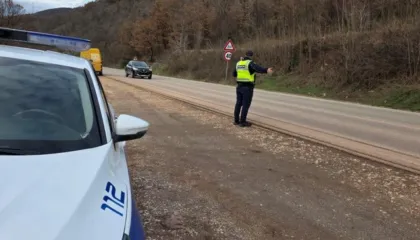 Shembjet në rrugë, bllokohet për tre ditë aksi Librazhd–Korçë