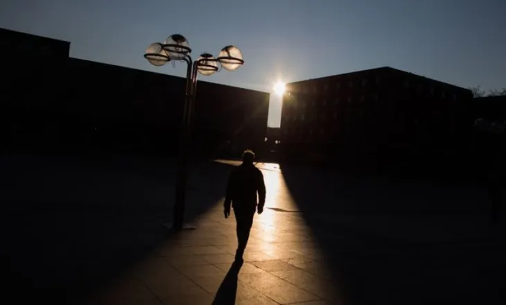 Shëndeti mendor: Si ndryshon depresioni nga thjesht të ndihesh pak i trishtuar