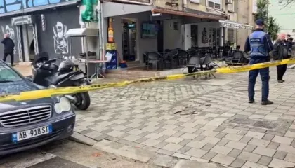 Sherr me thika në Tiranë, humb jetën i riu (EMRI)