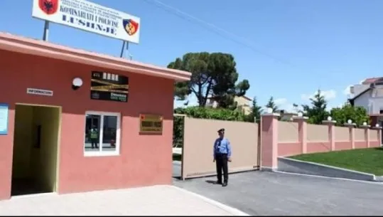 Sherr mes personelit në spitalin e Lushnjes, punonjësi konfliktohet me mjekun