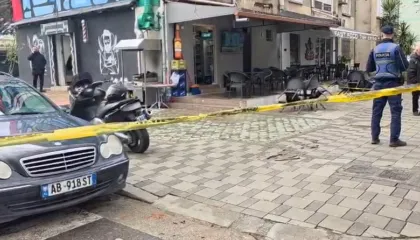 Sherr mes të rinjve, vritet me thikë një person (EMRI)