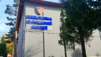 Sherr në një lokal në Korçë/ Goditet me thikë 34-vjeçari, shoqërohet në polici autori (Detaje)