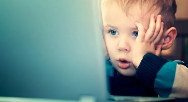 Shfrytëzimi seksual i të miturve online, policia apel prindërve: 475 raporte në muaj, tregoni kujdes ndaj fëmijëve