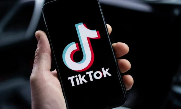 “Shfrytëzonte paratë e mia”/ Divorci me burrin pas abuzimeve me alkoolin dhe denigrimi në “Tik Tok”, nëna: Asnjë…