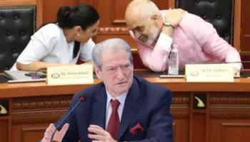 Shkarkimi i Ballukut/ Berisha ironizon: Dështoi Lubia, por polli 3 ministra