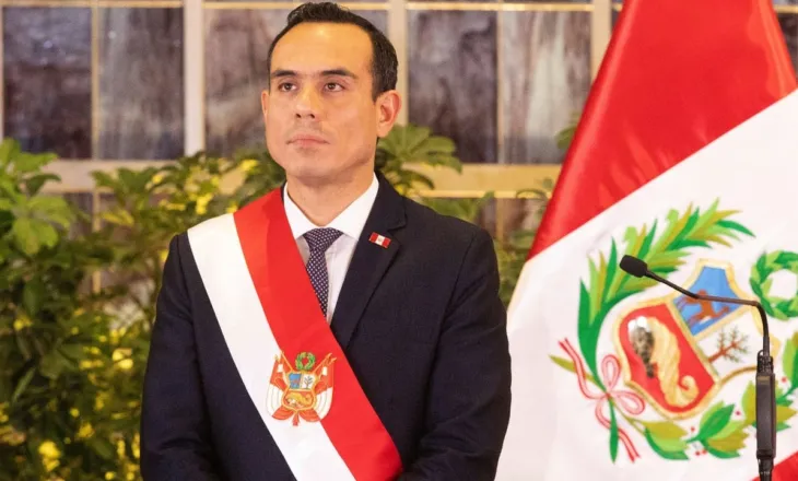 Shkarkohet presidenti i Perusë katër muaj pas marrjes së detyrës, bëhet i teti zyrtar që largohet nga posti brenda një dekade