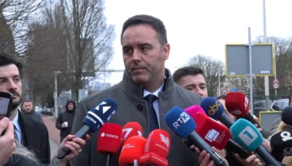 ‘Shkelje brutale e së drejtës së njeriut’, Glauk Konjufca në Hagë: Lufta e Kosovës ishte e drejtë dhe e pastër