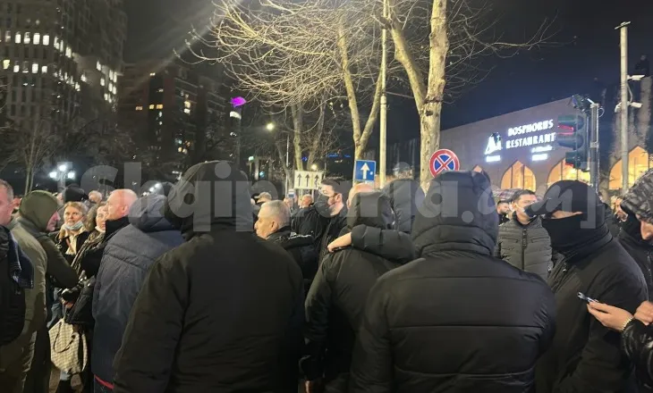 Shkëlzen Berisha shihet në protestë