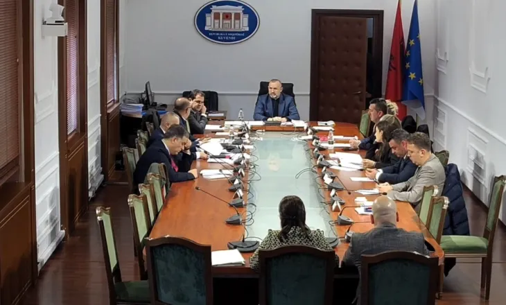 “Shkojmë bashkë inspektojmë burgjet”, Korreshi batuta me Zegjine Çaushin te Ligjet: Ik vetëm më mirë, por të këshilloj të…