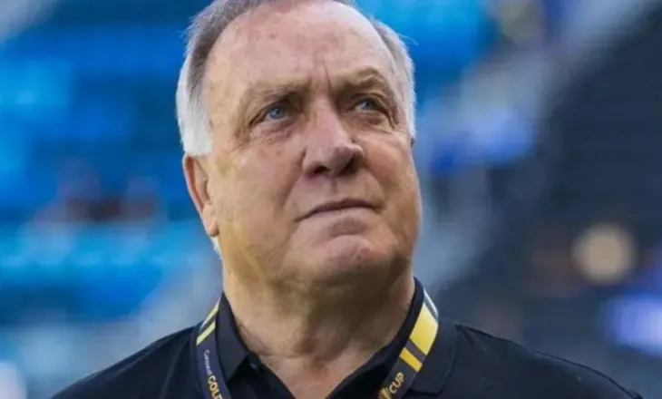 Shkroi historinë duke kualifikuar kombin më të vogël në Botëror, trajneri jep dorëheqjen nga 4 muaj nga fillimi i Kupës së Botës