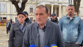 Shoqërohet për herë të 10 në komisariat, banori i Baks-Rrjollit: Nuk do t’i ndalim protestat, pronën nuk e fal