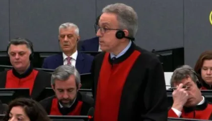 “Shpallni pafajësinë për të gjitha akuzat”/ Mbrojtja e Thaçit përfundon fjalën, kërkon vendim shfajësues nga…