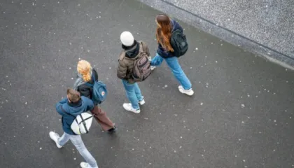 Shqipëria pëson rënien më të madhe të rinisë në Europë