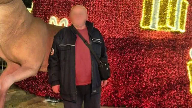 Shqiptari tentoi t’i abuzonte të bijën, rrëfehet nëna e adoleshentes në Greqi: E gjeta të zhveshur sipër vajzës. E godita me tigan dhe…