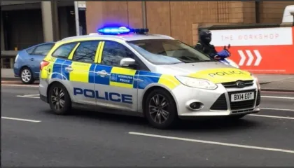 Shqiptarja shmang largimin nga Britania: Burri më detyroi të gënjeja për të përfituar lejeqëndrimi