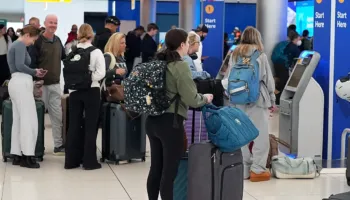 Shtyhet deri në shtator zbatimi i Sistemit të Hyrjes/Daljes në BE: Radhë dhe vonesa në aeroporte!