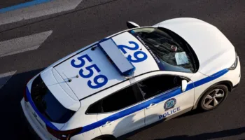 Shtypi gazin në vend të frenave, 44-vjeçarja përplas të ëmën me makinë, ndërron jetë