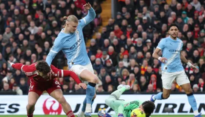 Shumë zhurmë për asgjë në pjesën e parë, mungon goli në supersfidën Liverpool-Man. City