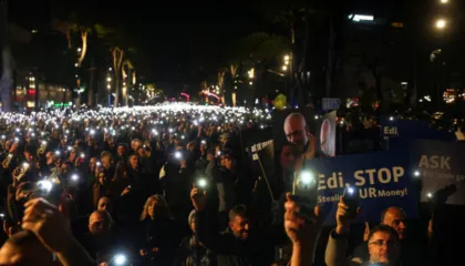 ‘Shuplaka’ e REUTERS: Korrupsioni në zemër të qeverisë kërcënon integrimin, Rama e sheh Ballukun si pasuese