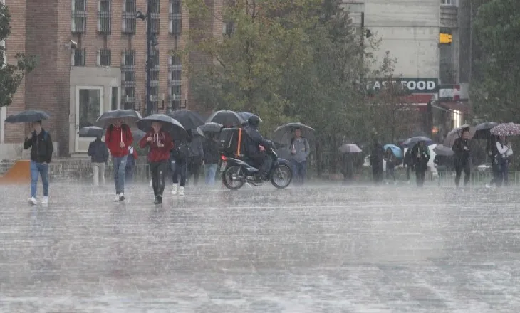 Si do jetë moti në fundjavë? Reshje shiu dhe rrebeshe, në zona malore edhe dëborë