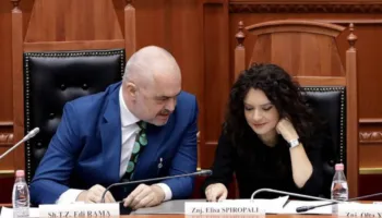 Si e paralajmeroi Rama shkarkimin e Spiropalit!