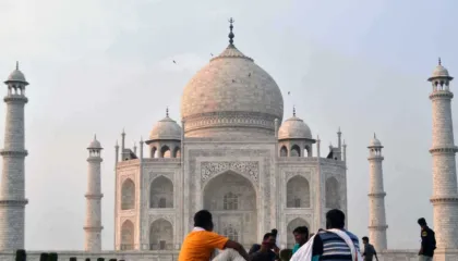 Si po tjetërsohet historia mbi Taxh Mahalin, nga islamik në hindu…