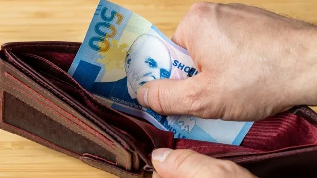 Si renditet Shqipëria në botë për të ardhurat për frymë sipas fuqisë blerëse?