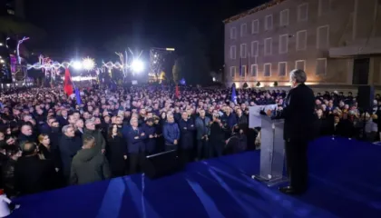 ‘Si shqiptari-shqiptarit’/ Berisha-forcave opozitare dhe qytetarëve: Le të bashkohemi kundër regjimit