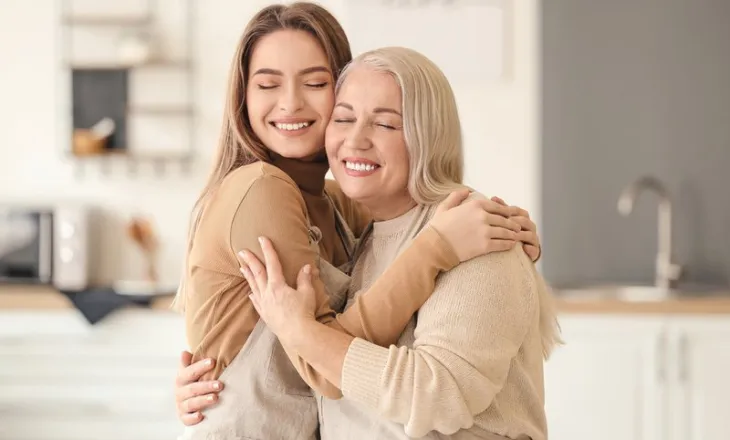 Si të ndërtoni një marrëdhënie të shëndetshme me nënën tuaj