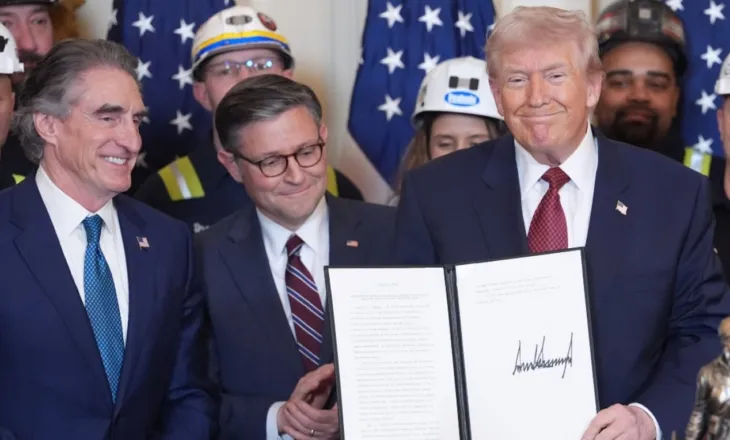 Siguria Kombëtare/ Trump urdhëron Pentagonin të furnizohet me energji nga qymyri, pavarësisht ndotjes së madhe që ai shkakton