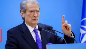 “Sikur janë bërë me kashtë”/ Berisha: Nuk ka mbetur rrugë e ndërtuar nga Rama-Balluku që të mos jetë shembur