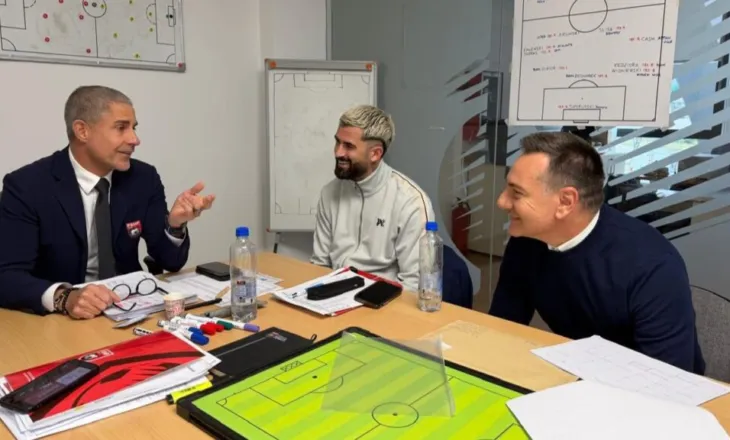 Silvinjo dhe stafi teknik ndjekin nga afër lojtarët kuqezi në përgatitjet për ndeshjen e “Play-Off”-it ndaj Polonisë