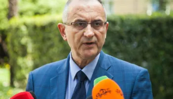 Sipas Ramës, ministrat pezullohen vetem kur ka qejf ai dhe jo kur vjedhin si derrat