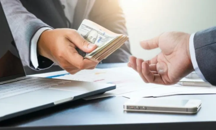 Sipërmarrja rritet pa kredi, Tirana kryeson regjistrimet e reja. Më shumë biznese, por më pak kredi bankare